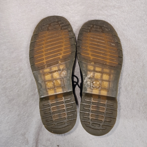 Dr. Martens Boots Size 6. - Picture 12 of 14